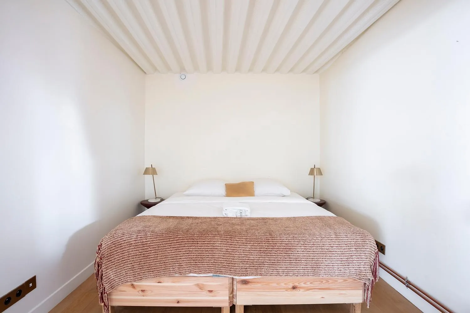 Parisian Loft With Plenty Of Light And Solarium In Bastille Area Apartment