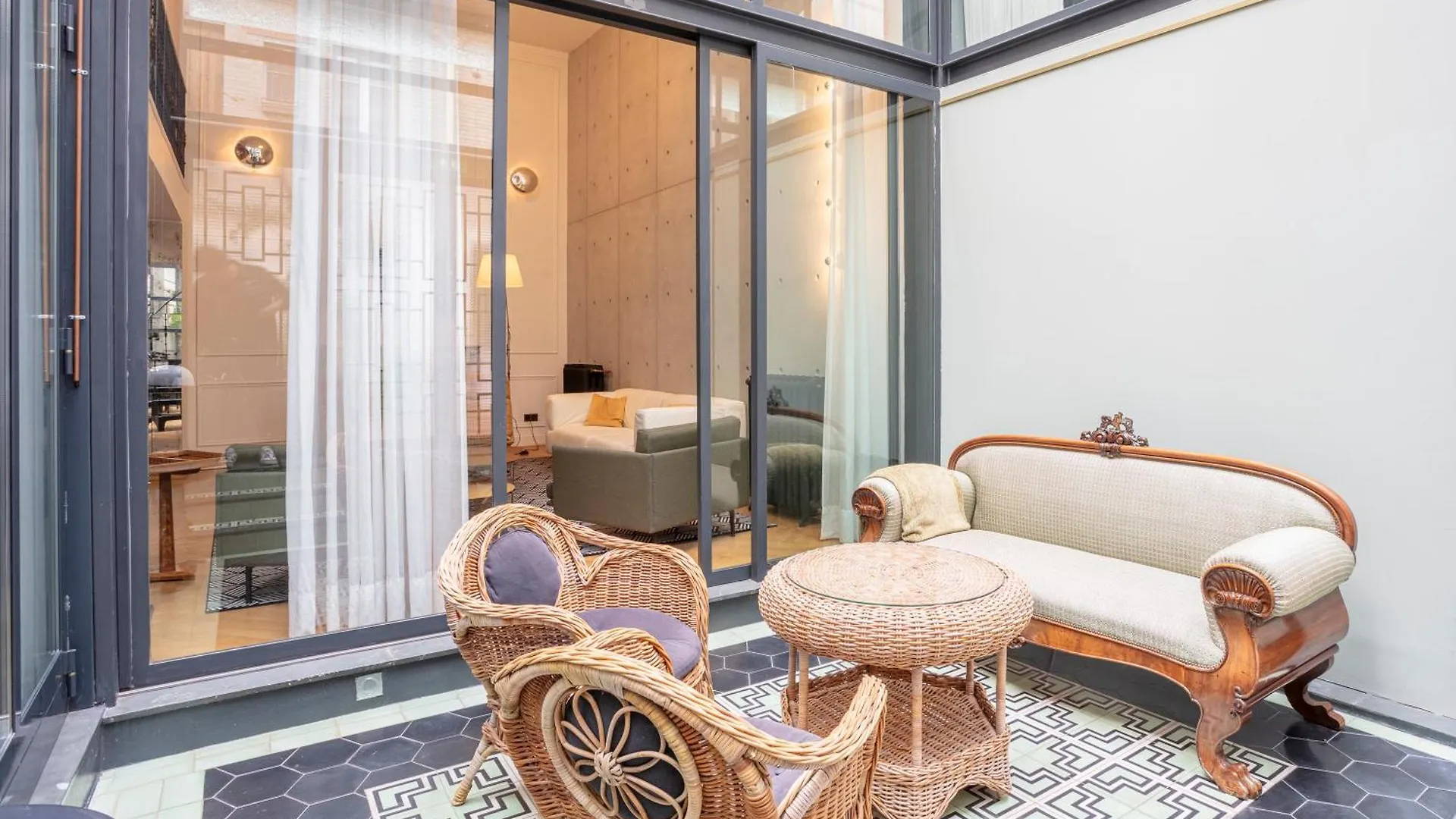 Parisian Loft With Plenty Of Light And Solarium In Bastille Area France